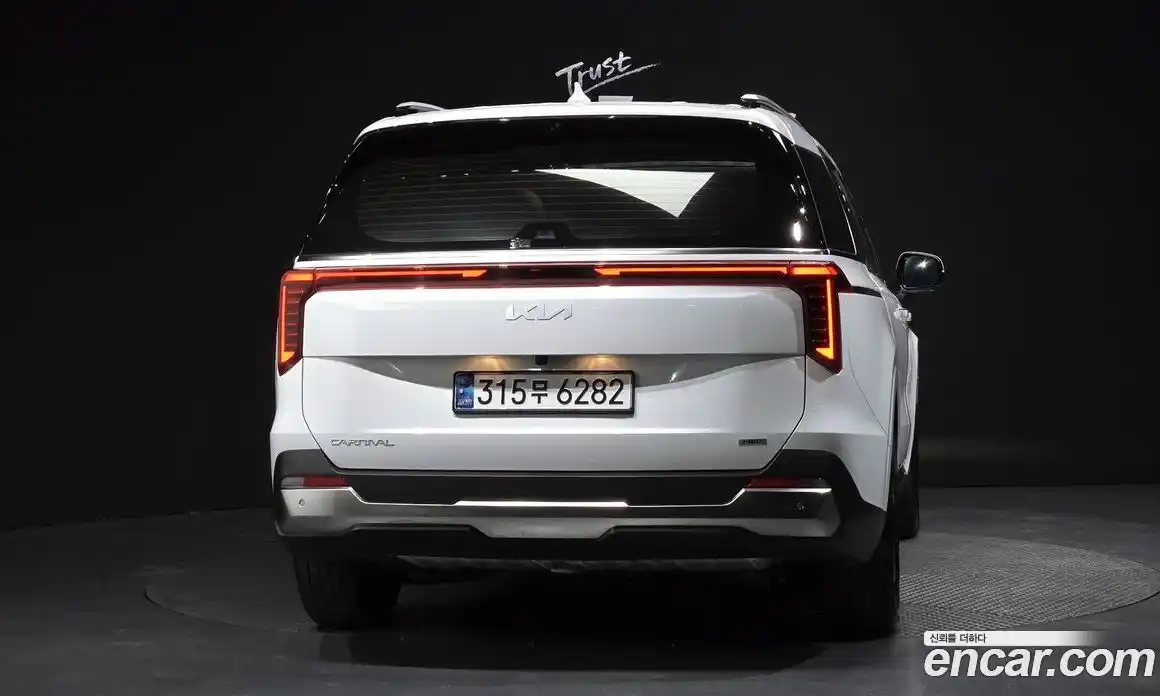 Kia Canival 2024 1.6 Автомат в Москве № 929040, фото 3