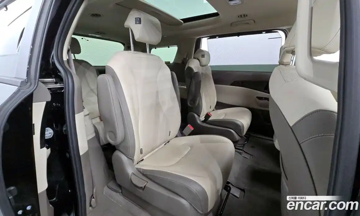 Kia Canival 2022 2.2 Автомат в Москве № 929086, фото 12