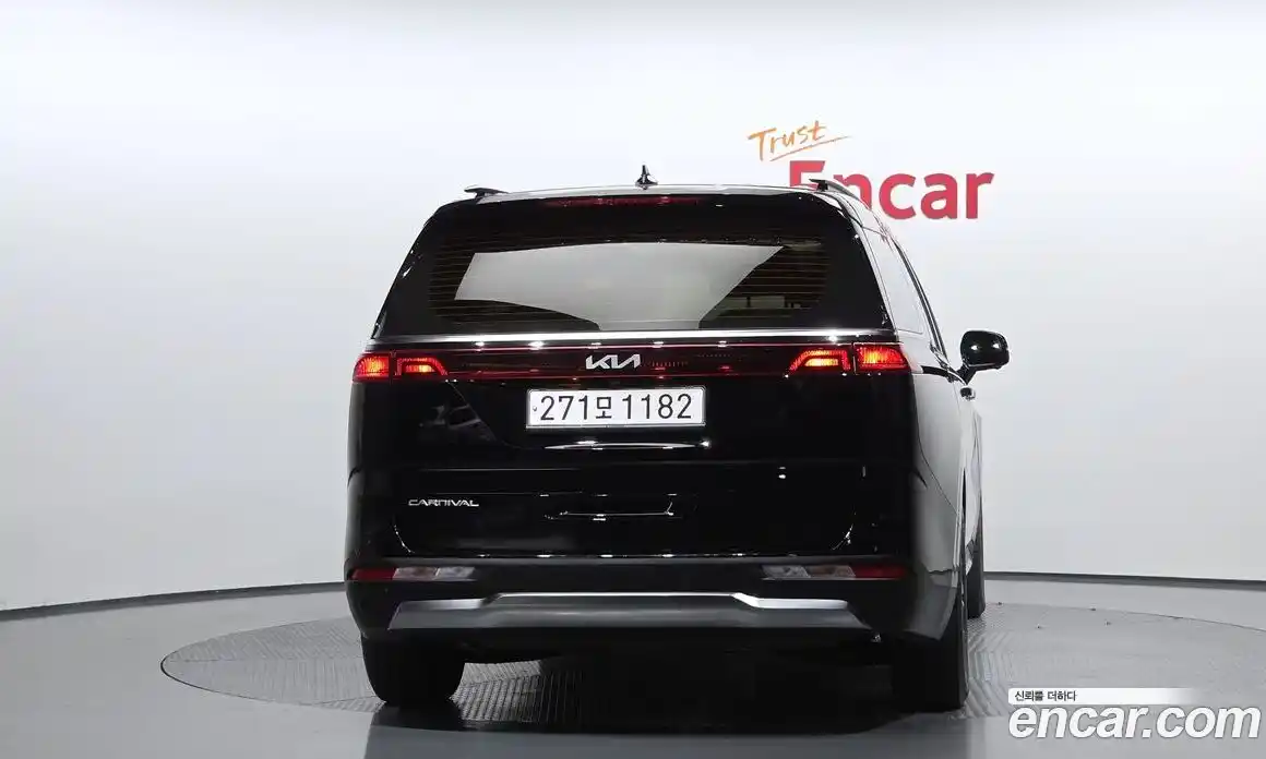 Kia Canival 2022 2.2 Автомат в Москве № 929086, фото 4