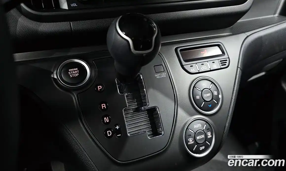 Kia Ray 2024 1.0 Автомат в Москве № 929126, фото 8