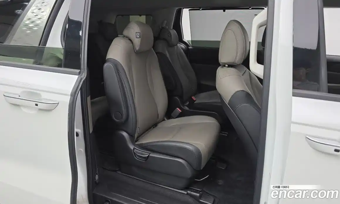 Kia Canival 2024 3.5 Автомат в Москве № 929229, фото 12