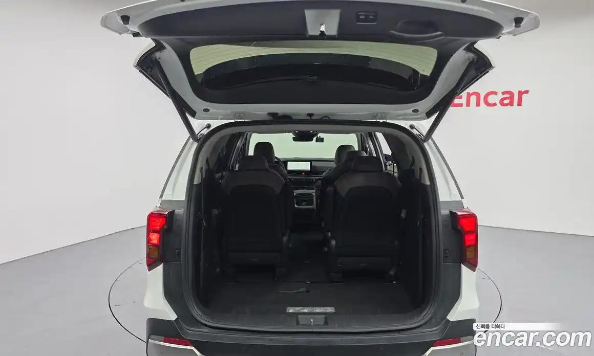 Kia Canival 2024 3.5 Автомат в Москве № 929229, фото 20