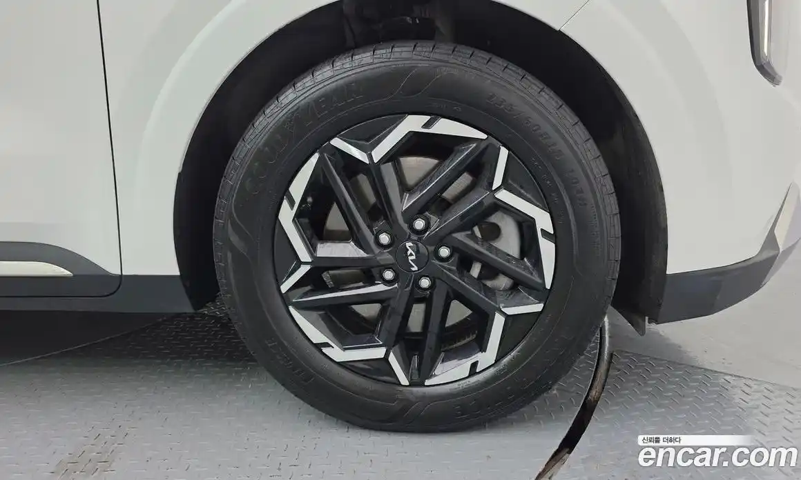 Kia Canival 2024 3.5 Автомат в Москве № 929229, фото 5