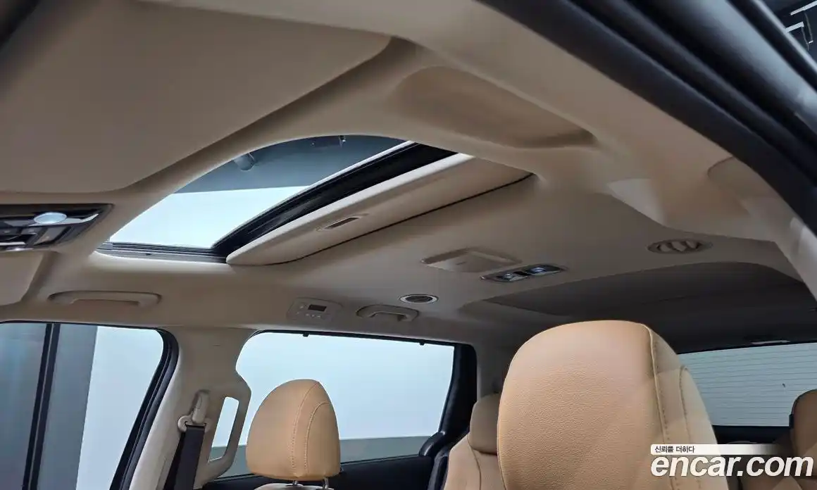 Kia Canival 2023 3.5 Автомат в Москве № 929307, фото 18