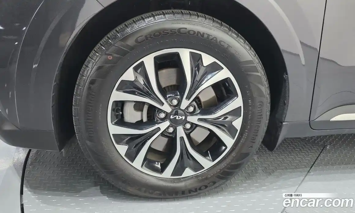 Kia Canival 2023 3.5 Автомат в Москве № 929307, фото 4