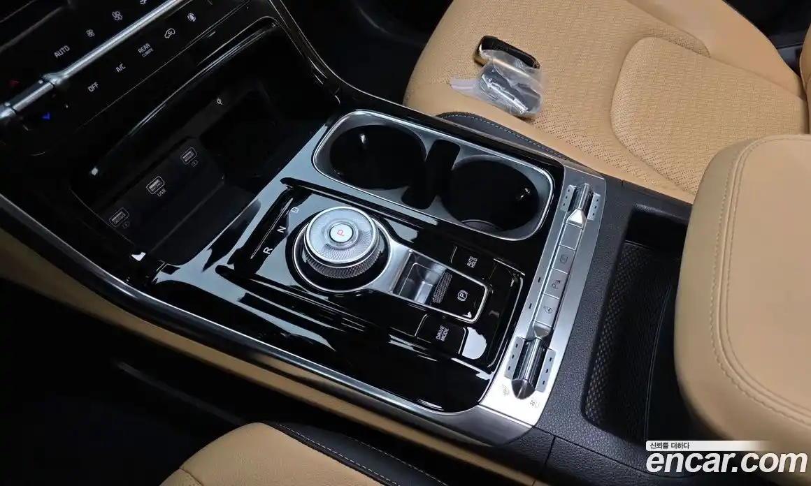 Kia Canival 2023 3.5 Автомат в Москве № 929307, фото 8