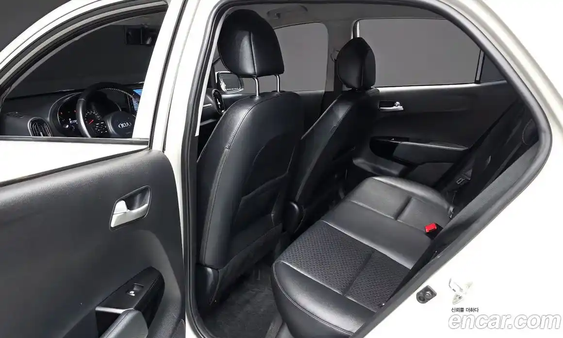 Kia Morning 2017 1.0 Автомат в Москве № 929910, фото 12