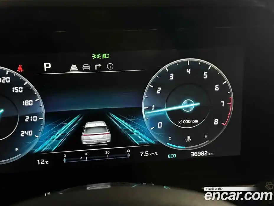 Kia Canival 2022 3.5 Автомат в Москве № 930044, фото 16