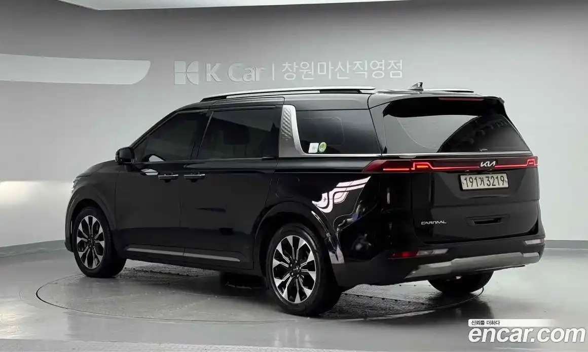 Kia Canival 2022 3.5 Автомат в Москве № 930044, фото 4