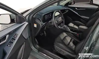 Kia Niro 2022 1.6 Автомат в Москве № 930188, миниатюра 11