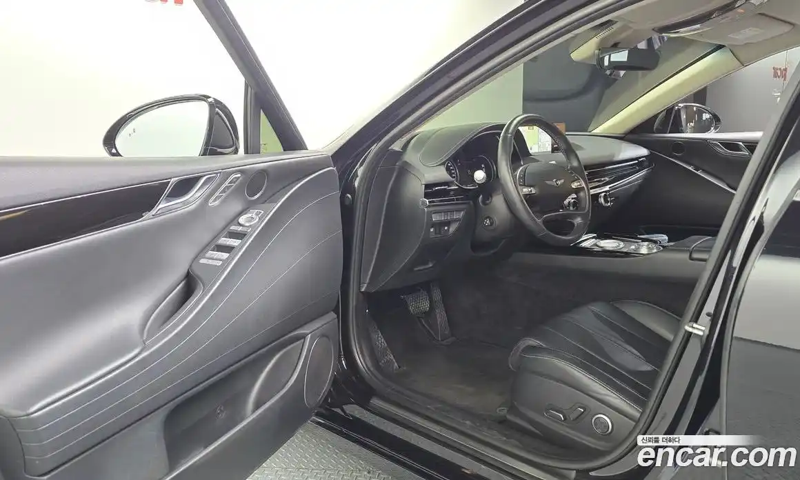 Genesis G80 2020 2.5 Классический в Москве № 931135, фото 10