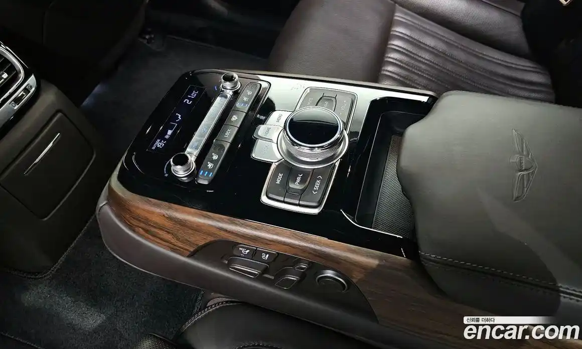 Genesis G90 2019 5.0 гидро в Москве № 931309, фото 17