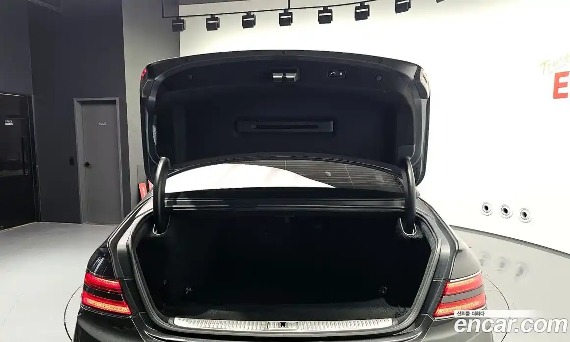 Genesis G90 2019 5.0 гидро в Москве № 931309, фото 20