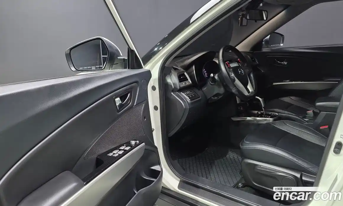 SsangYong TIBOLI 2016 1.6 Автомат в Москве № 932602, фото 11