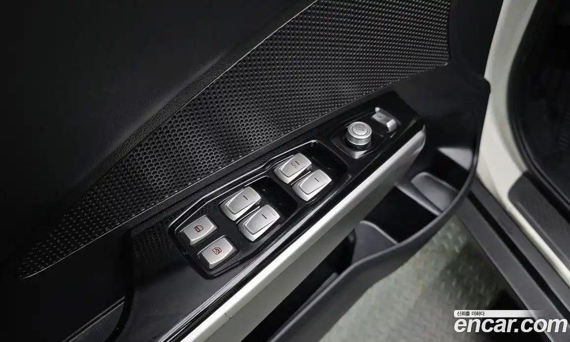 SsangYong TIBOLI 2016 1.6 Автомат в Москве № 932602, фото 17