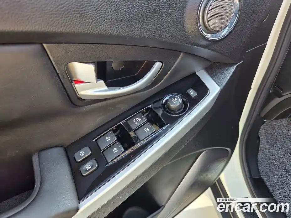SsangYong Korando 2015 2.0 гидро в Москве № 933260, фото 13