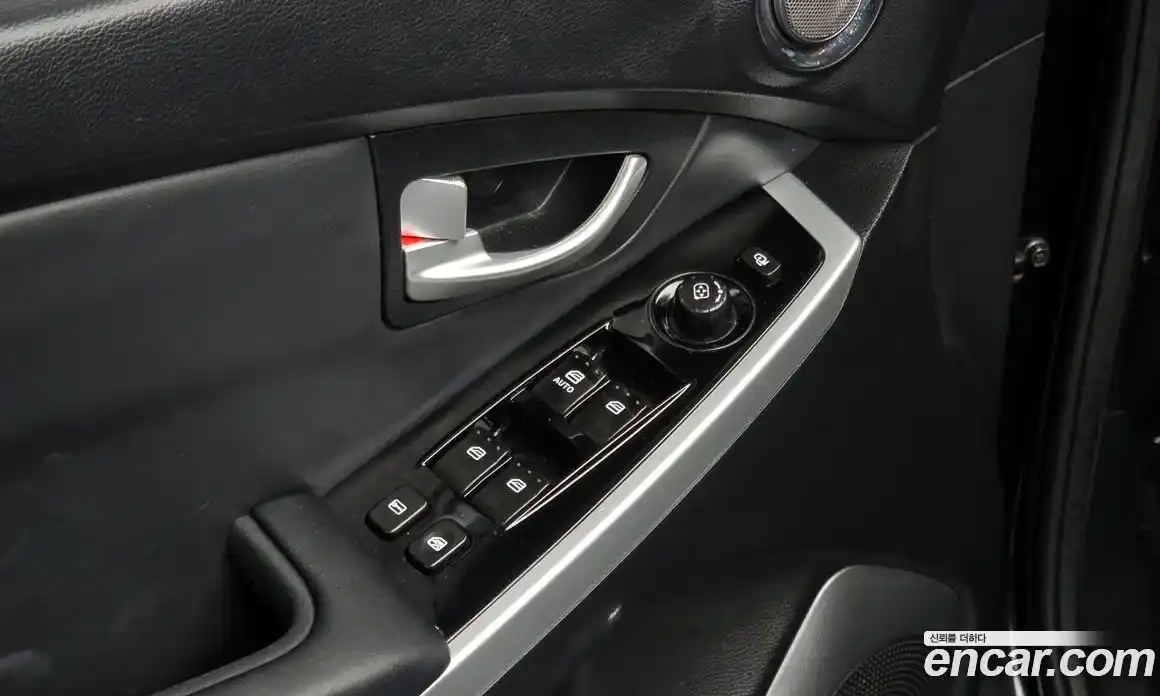 SsangYong Korando 2015 2.0 гидро в Москве № 933555, фото 17