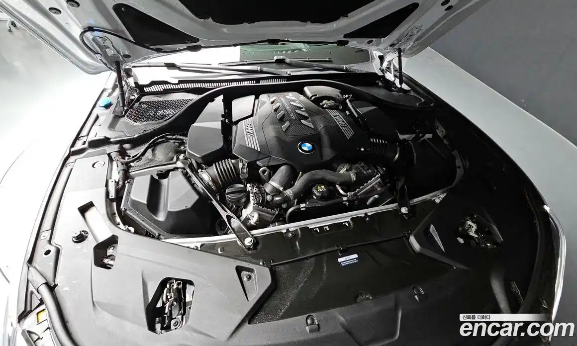 BMW 8-Series 2025 4.4 Автомат в Москве № 933695, фото 6