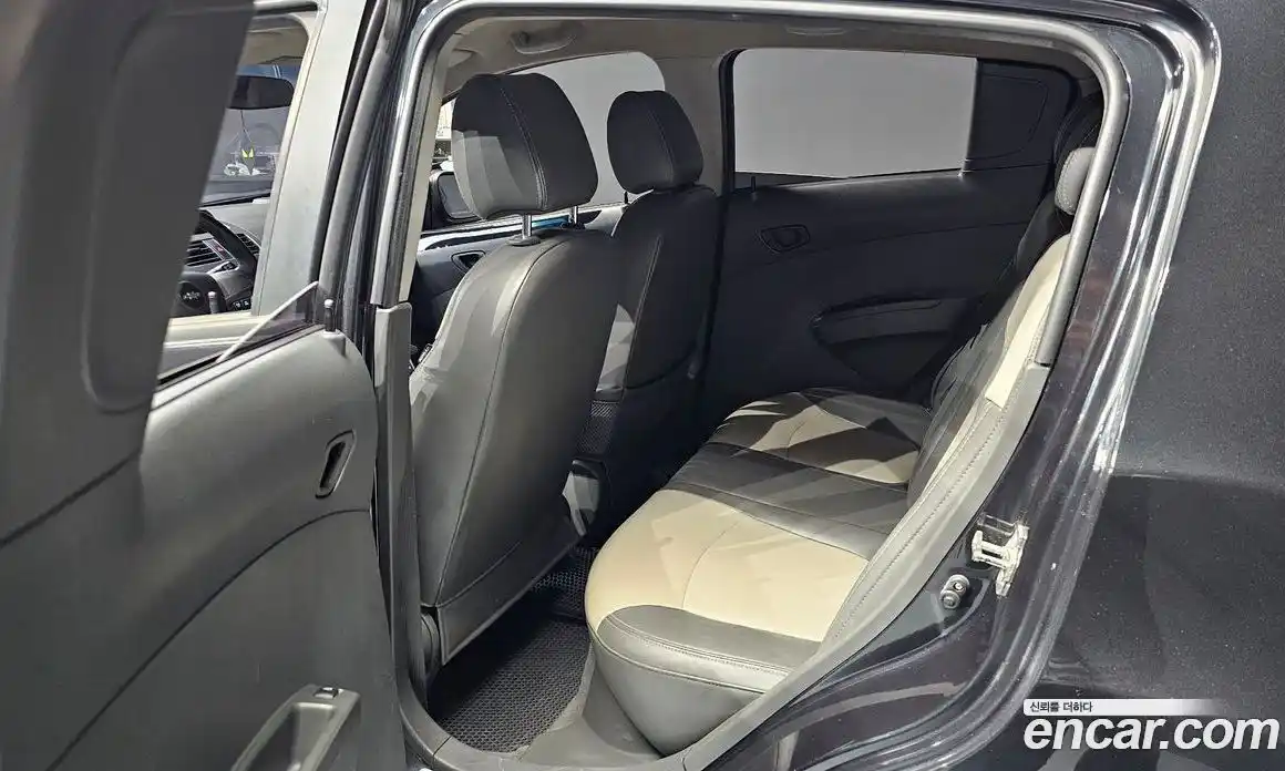 Chevrolet Spark 2011 1.0 гидро в Москве № 936081, фото 12