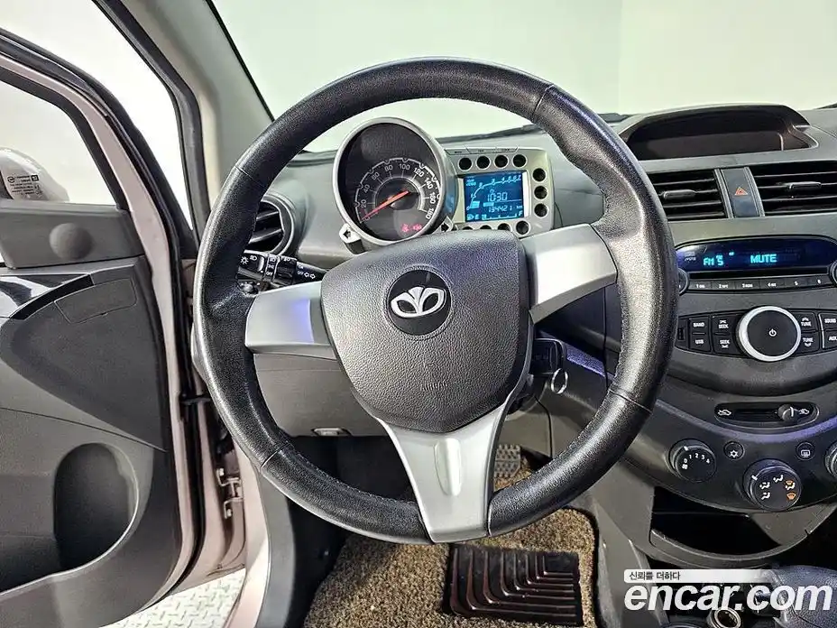 Chevrolet Matiz 2010 1.0 Автомат в Москве № 936923, фото 12