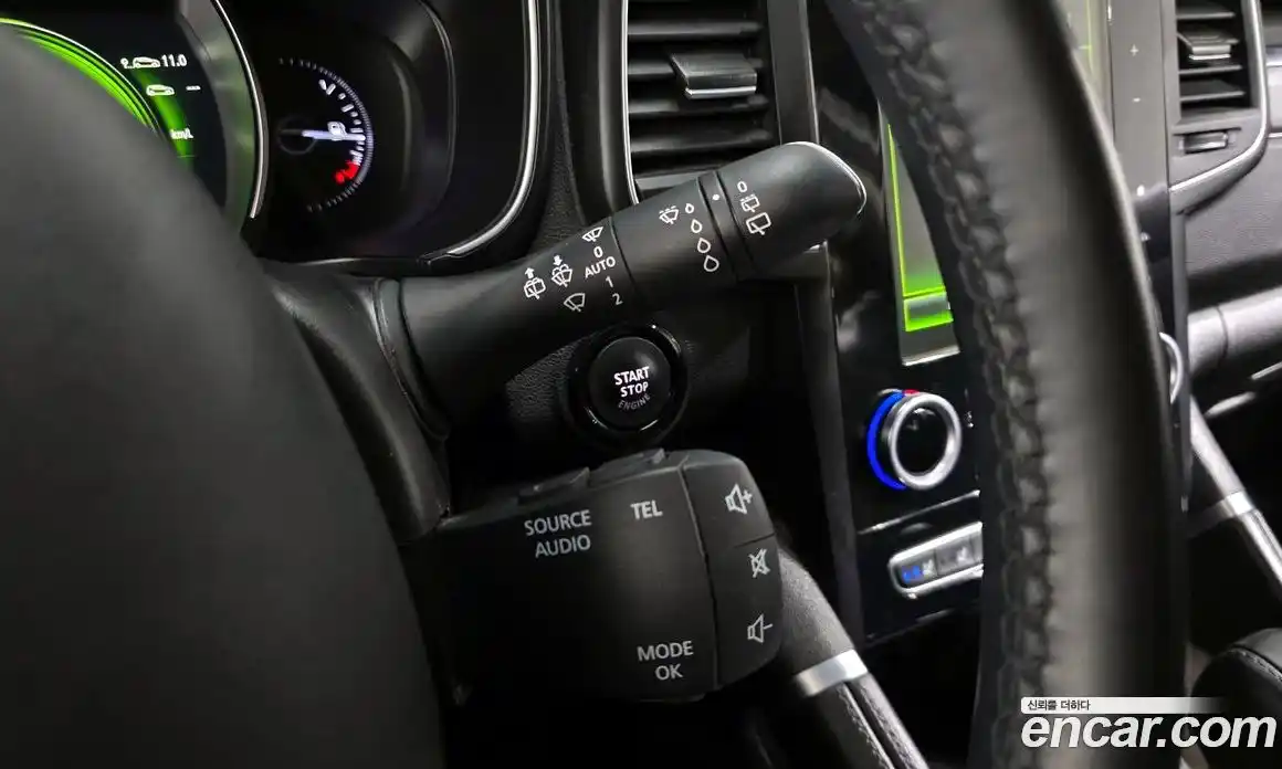 Renault QM6 2016 2.0 гидро в Москве № 937472, фото 16