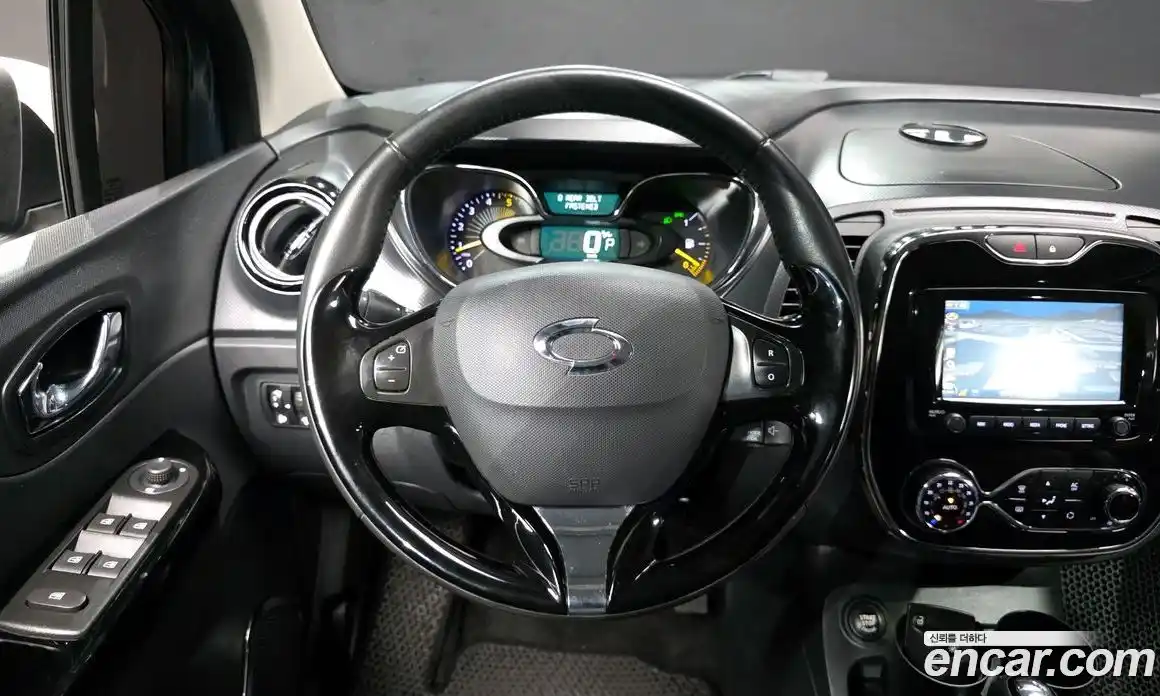 Renault QM3 2015 1.5 Автомат в Москве № 937809, фото 13