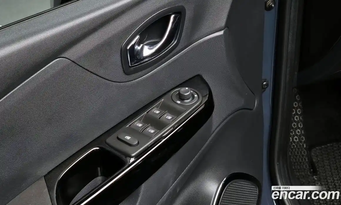 Renault QM3 2015 1.5 Автомат в Москве № 937809, фото 17