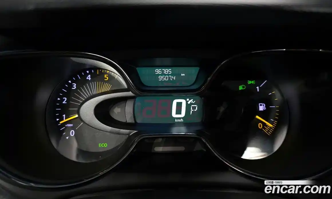 Renault QM3 2015 1.5 Автомат в Москве № 937809, фото 8