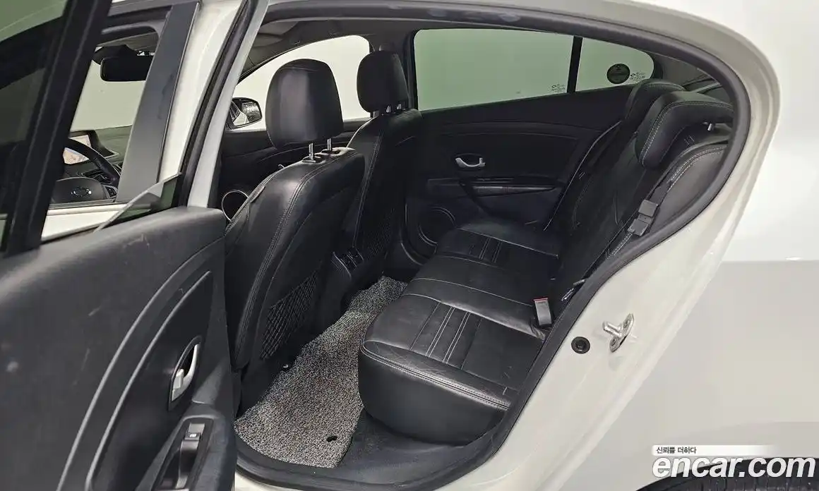 Renault SM3 2013 1.6 Автомат в Москве № 938161, фото 11