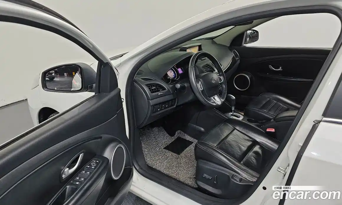 Renault SM3 2013 1.6 Автомат в Москве № 938161, фото 10