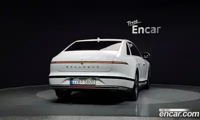 Hyundai Grandeur 2023 1.6 Автомат в Москве № 112108, миниатюра 4