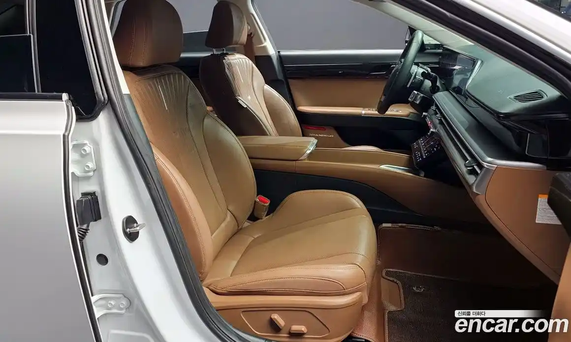 Hyundai Grandeur 2023 1.6 Автомат в Москве № 112108, фото 10