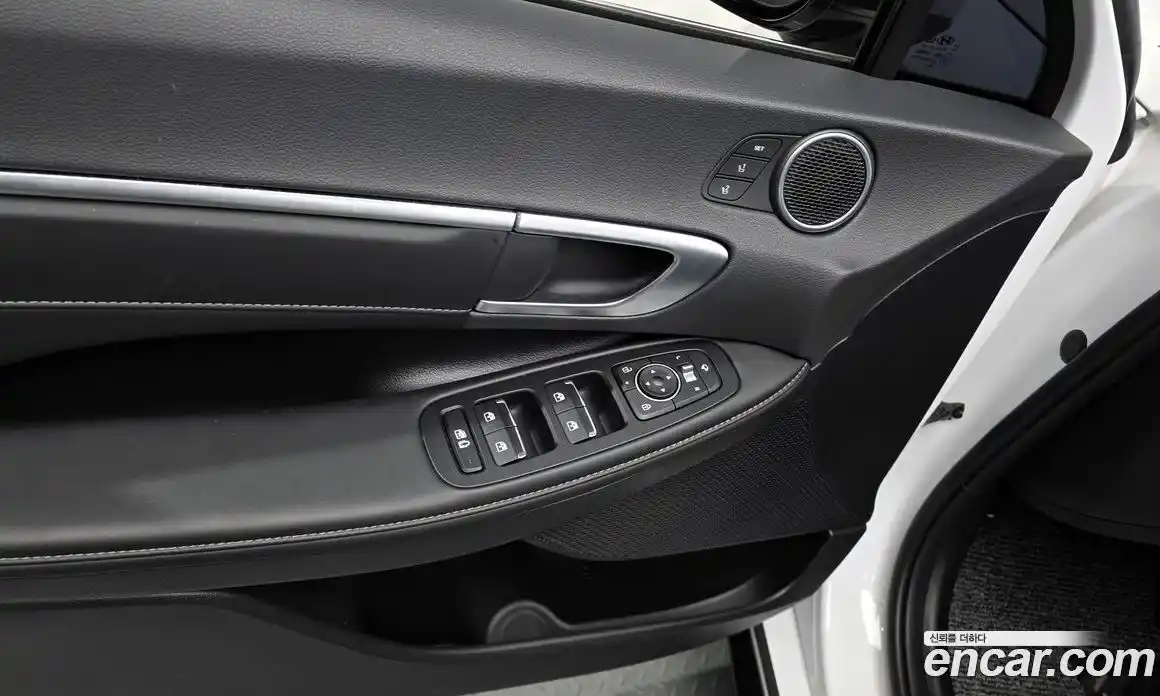 Hyundai Sonata 2023 1.6 Автомат в Москве № 926117, фото 18