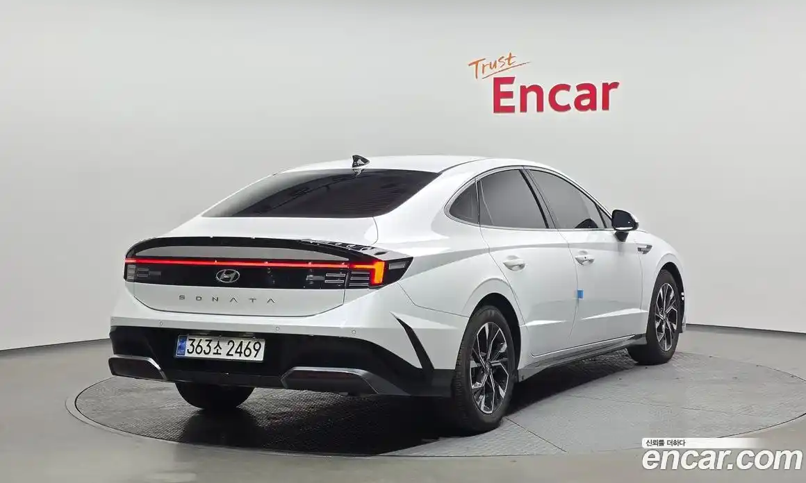 Hyundai Sonata 2023 1.6 Автомат в Москве № 926117, фото 2