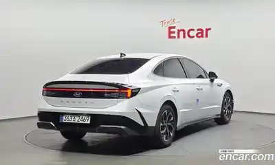 Hyundai Sonata 2023 1.6 Автомат в Москве № 926117, миниатюра 2