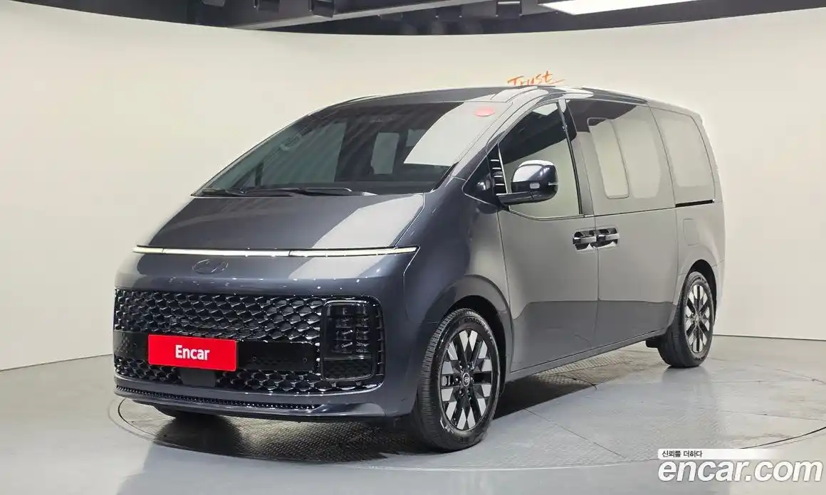 Hyundai Staria 2024 3.5 Автомат в Москве № 926623, фото 1