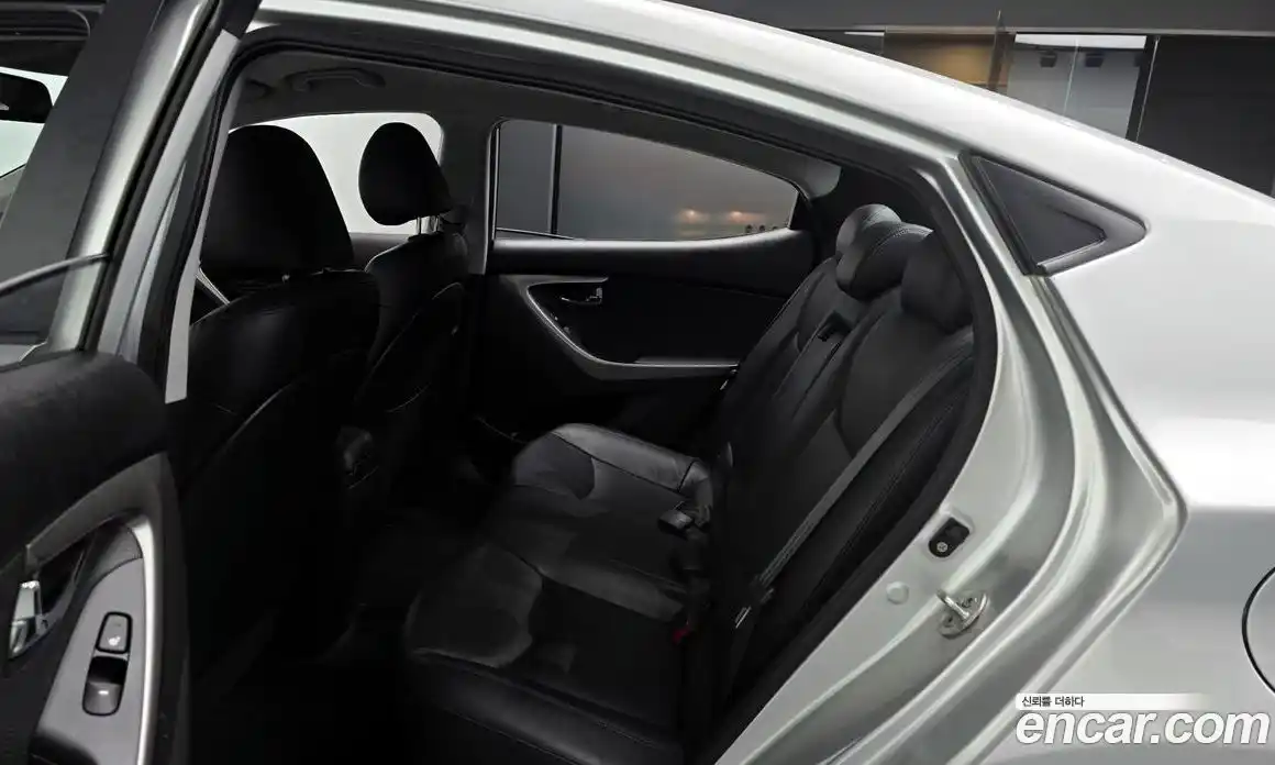 Hyundai Avante 2010 1.6 гидро в Москве № 926764, фото 11