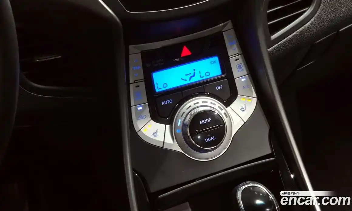 Hyundai Avante 2010 1.6 гидро в Москве № 926764, фото 16