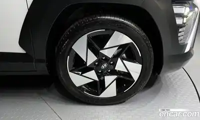 Hyundai Kona 2024 1.6 Автомат в Москве № 927051, миниатюра 5