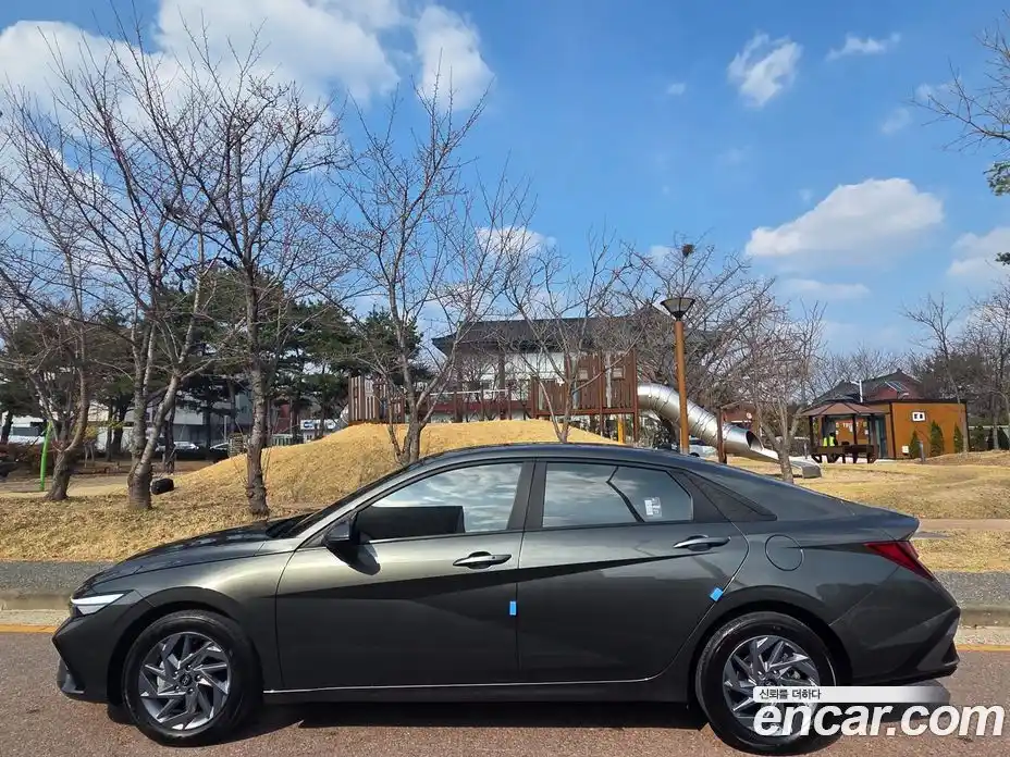 Hyundai Avante 2023 1.6 гидро в Москве № 927126, фото 3