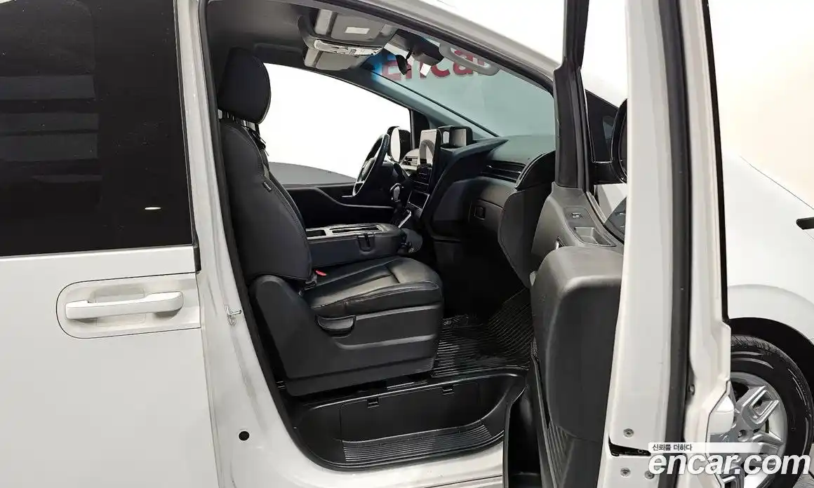 Hyundai Staria 2023 2.2 Автомат в Москве № 927193, фото 11