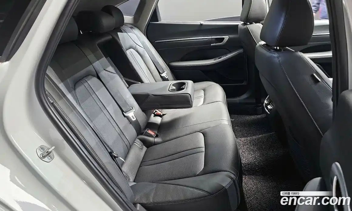 Hyundai Sonata 2023 1.6 гидро в Москве № 927211, фото 12