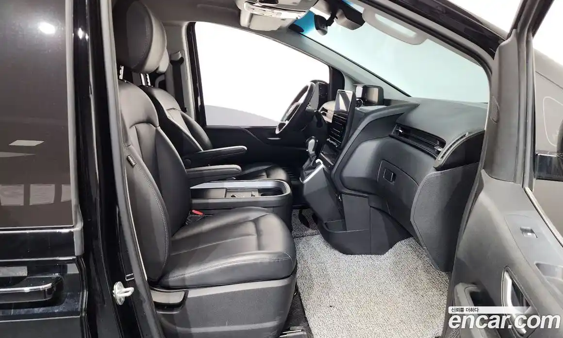 Hyundai Staria 2024 3.5 Автомат в Москве № 927794, фото 11