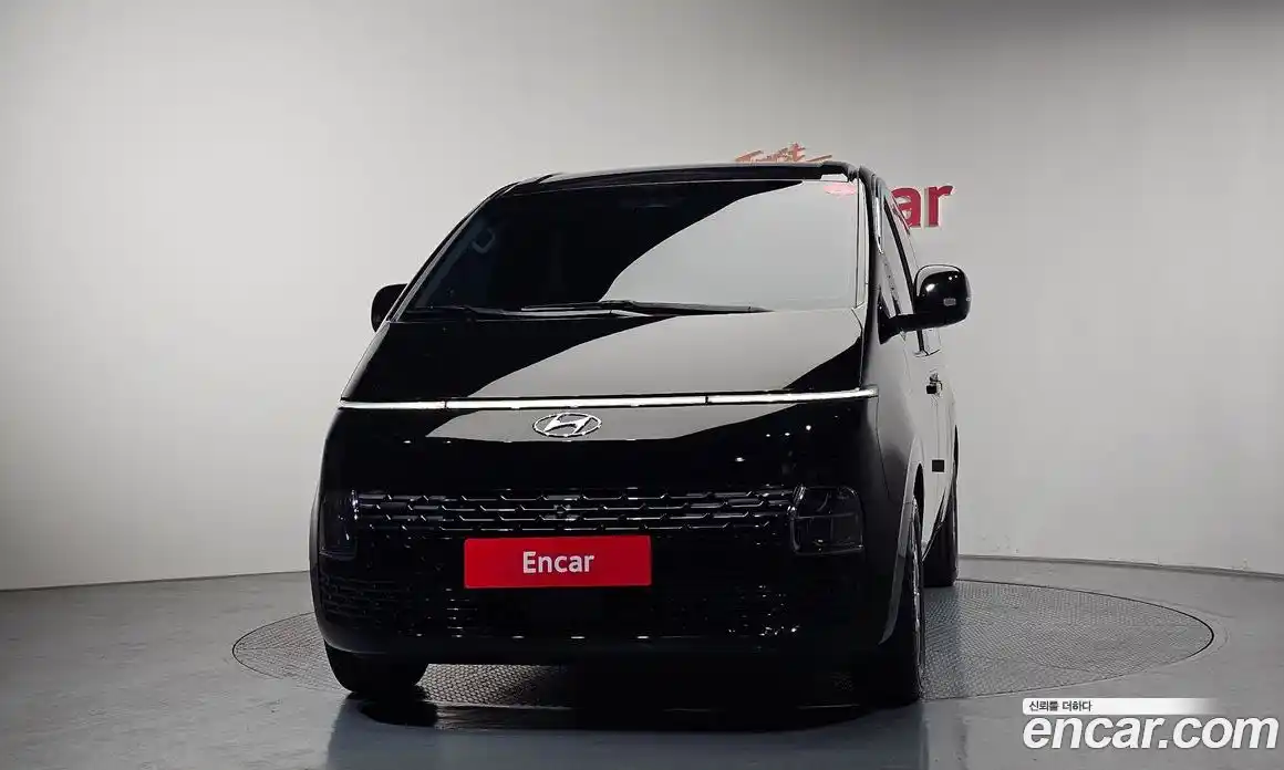 Hyundai Staria 2024 3.5 Автомат в Москве № 927794, фото 3