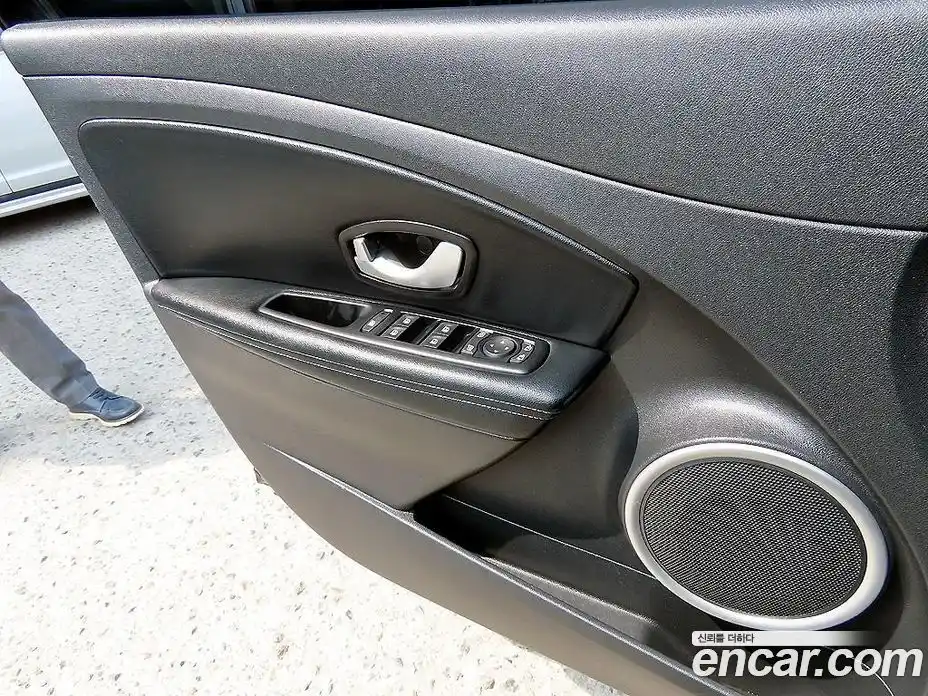 Renault SM3 2011 1.6 гидро в Москве № 927922, фото 11