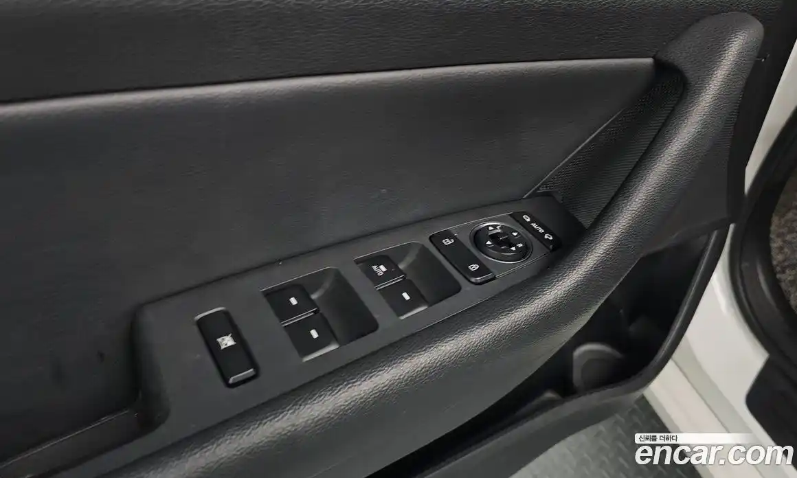Hyundai Sonata 2014 2.0 гидро в Москве № 928055, фото 18