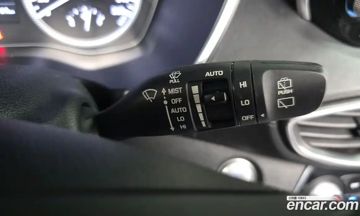 Hyundai Santa Fe 2018 2.0 гидро в Москве № 928064, фото 16