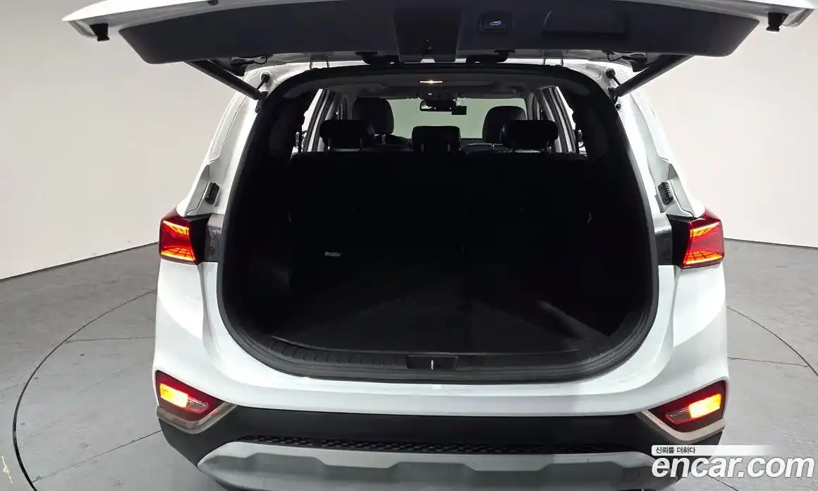 Hyundai Santa Fe 2018 2.0 гидро в Москве № 928064, фото 19