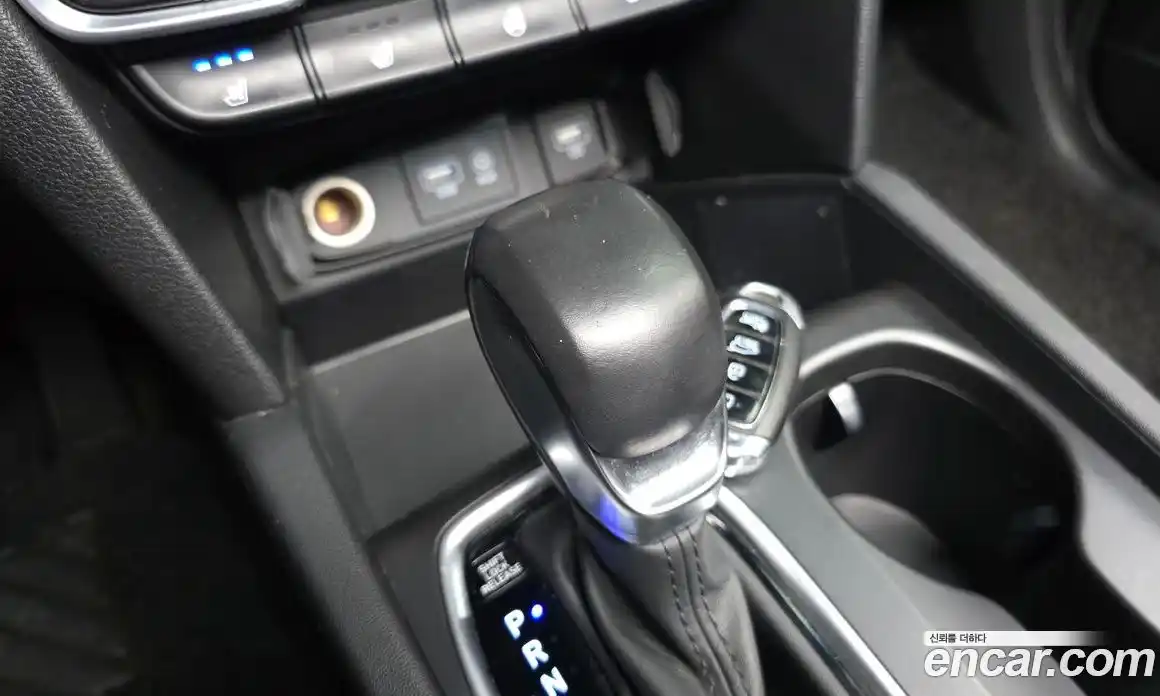 Hyundai Santa Fe 2018 2.0 гидро в Москве № 928064, фото 8