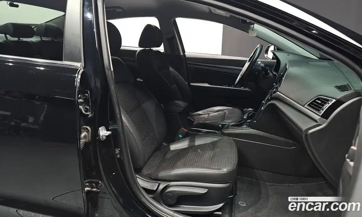 Hyundai Avante 2015 1.6 гидро в Москве № 928067, фото 10
